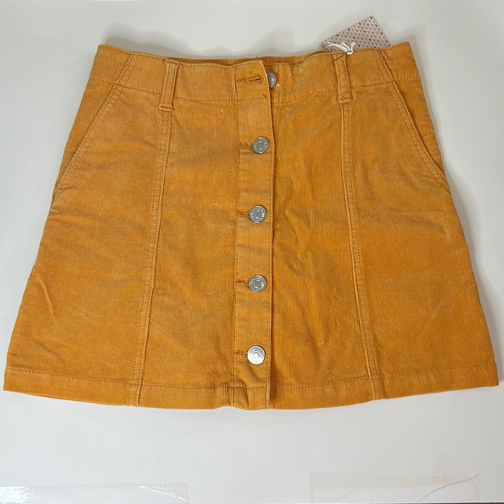 Courdoroy button skirt